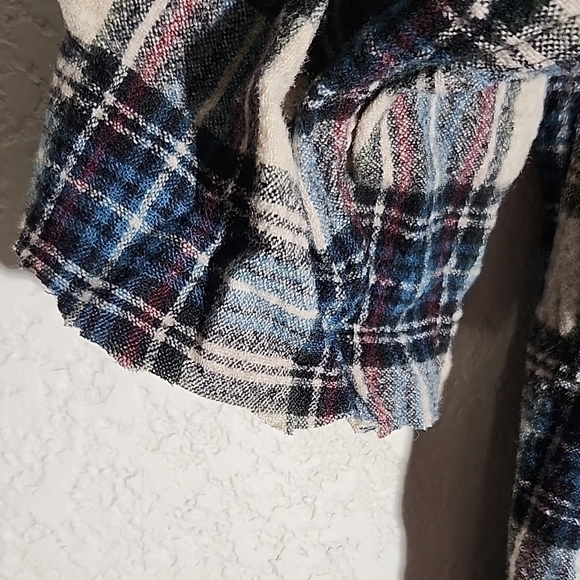 Pendleton Shirt Mens Plaid Size L but runs small Fits M Cut Off Sleeve - Picture 5 of 16